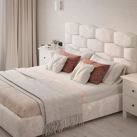 Дизайнерська Сучасна Квартира Lutsk Ngoại thất bức ảnh